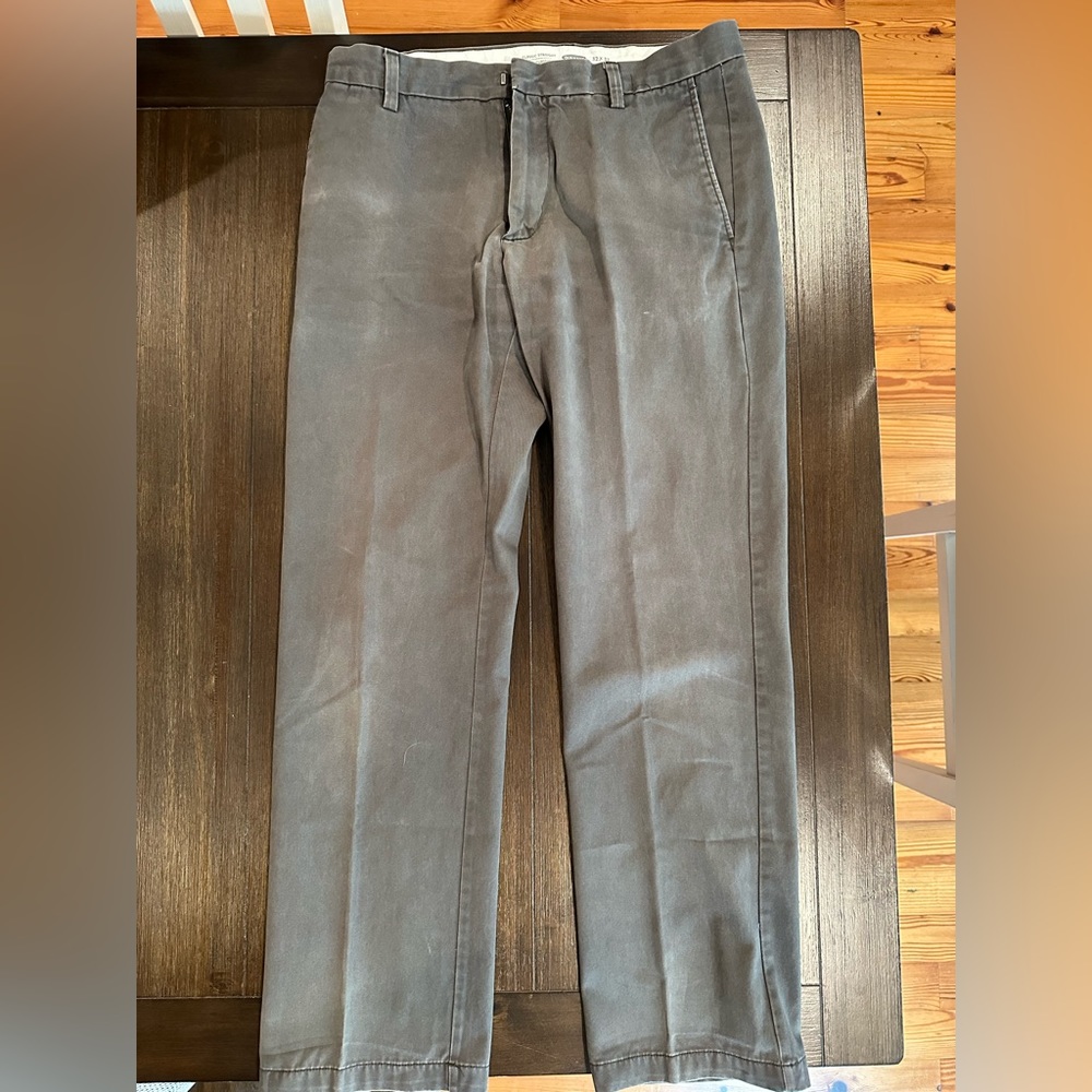 Old Navy Khakis size 32x32
